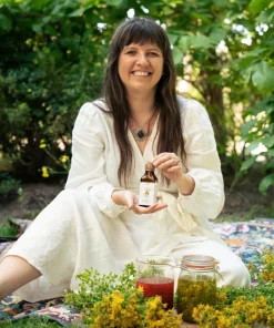 Wzmocniony Macerat Dziurawcowy Klaudyna Hebda naturalna pielęgnacja z maceratem w ogrodzie