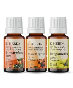 Zestaw olejków cytrusowych Klaudyna Hebda – pomarańcza, mandarynka i bergamotka w buteleczkach 15 ml na białym tle.