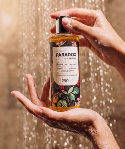 Olejek pod prysznic Cherry Paradox od Klaudyny Hebdy – emulsja „oil to milk” pod prysznicem z aromatem wiśni i migdału