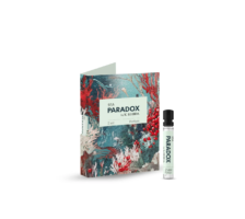 Packshot próbki perfum Sea Paradox na białym tle – świeży, przyprawowy zapach z akordem morskim