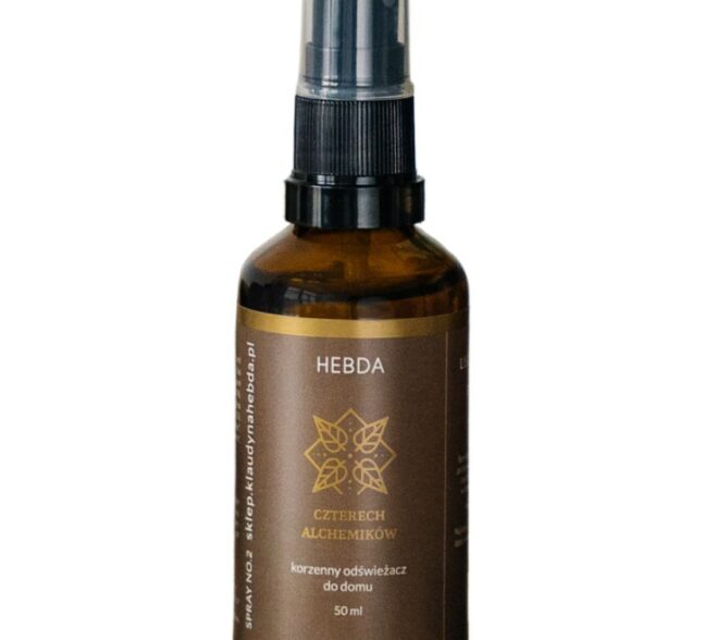Spray Czterech Alchemików Hebda na białym tle, korzenny odświeżacz do domu w brązowej butelce o pojemności 50 ml.