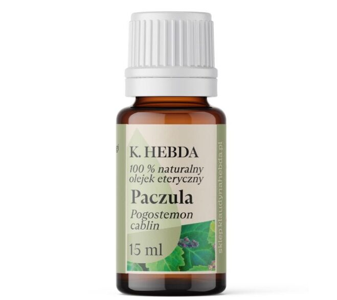Olejek eteryczny Paczula 15 ml – Klaudyna Hebda, szklana butelka na białym tle