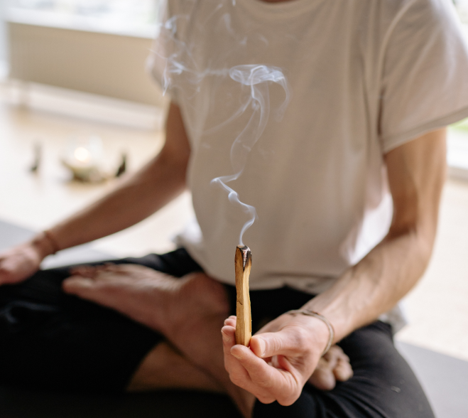 Palo Santo K. Hebda – naturalne drewienko zapachowe podczas okadzania